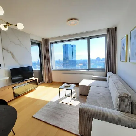 Apartmán 18th Floor Skyline View With Fireplace And Free Parking *