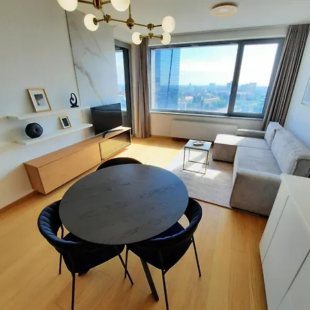 Apartmán 18th Floor Skyline View With Fireplace And Free Parking