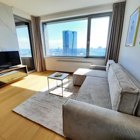 Apartmán 18th Floor Skyline View With Fireplace And Free Parking *