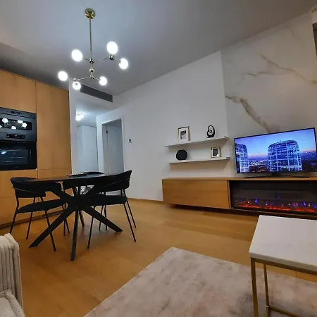 18th Floor Skyline View With Fireplace And Free Parking Appartamento *