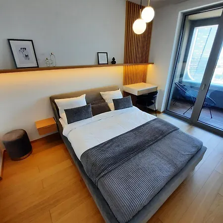 18th Floor Skyline View With Fireplace And Free Parking Bratislava