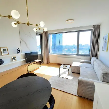 Apartmán 18th Floor Skyline View With Fireplace And Free Parking Bratislava