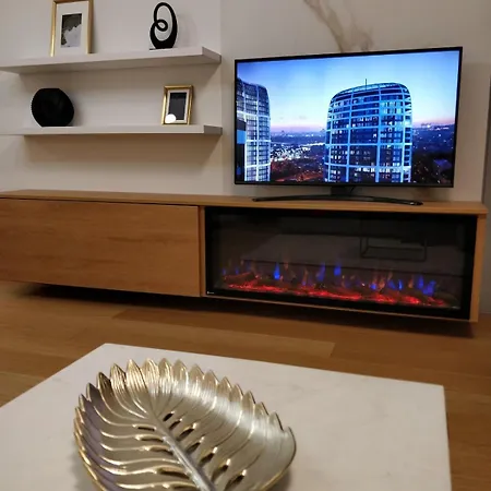 Appartamento 18th Floor Skyline View With Fireplace And Free Parking