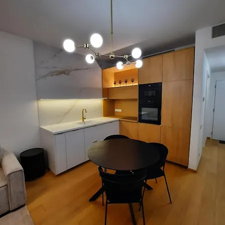 18th Floor Skyline View With Fireplace And Free Parking Apartmán *